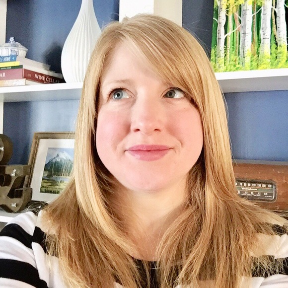 Meet your Posher, Tara - Picture 2 of 2